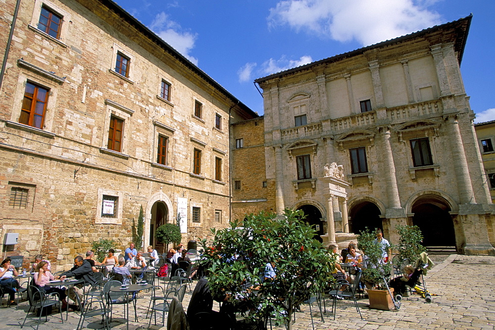 Cafe, Piazza Grande, Montepulciano, Tuscany, Italy, Europe