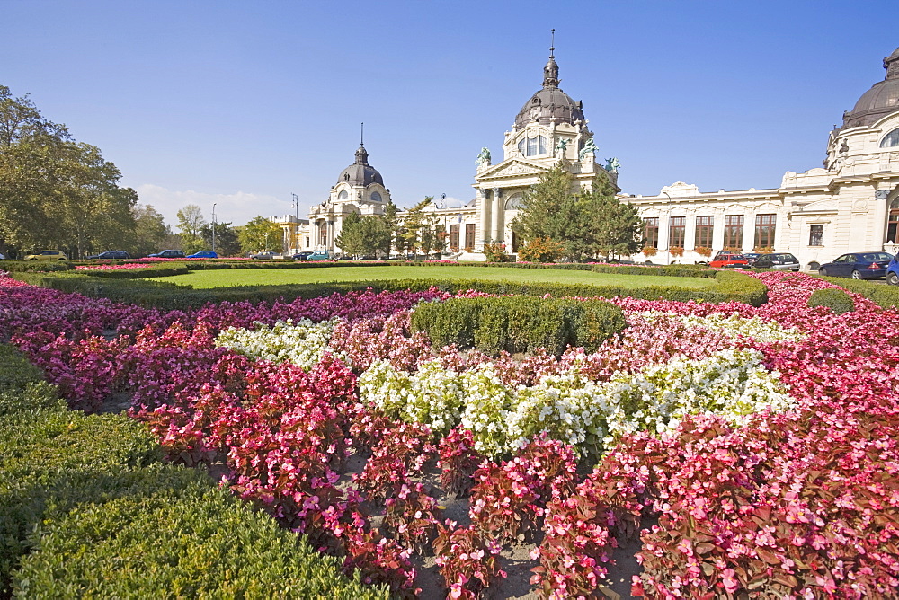 City Park and entrance to Szechenyi Baths, Budapest, Hungary, Europe