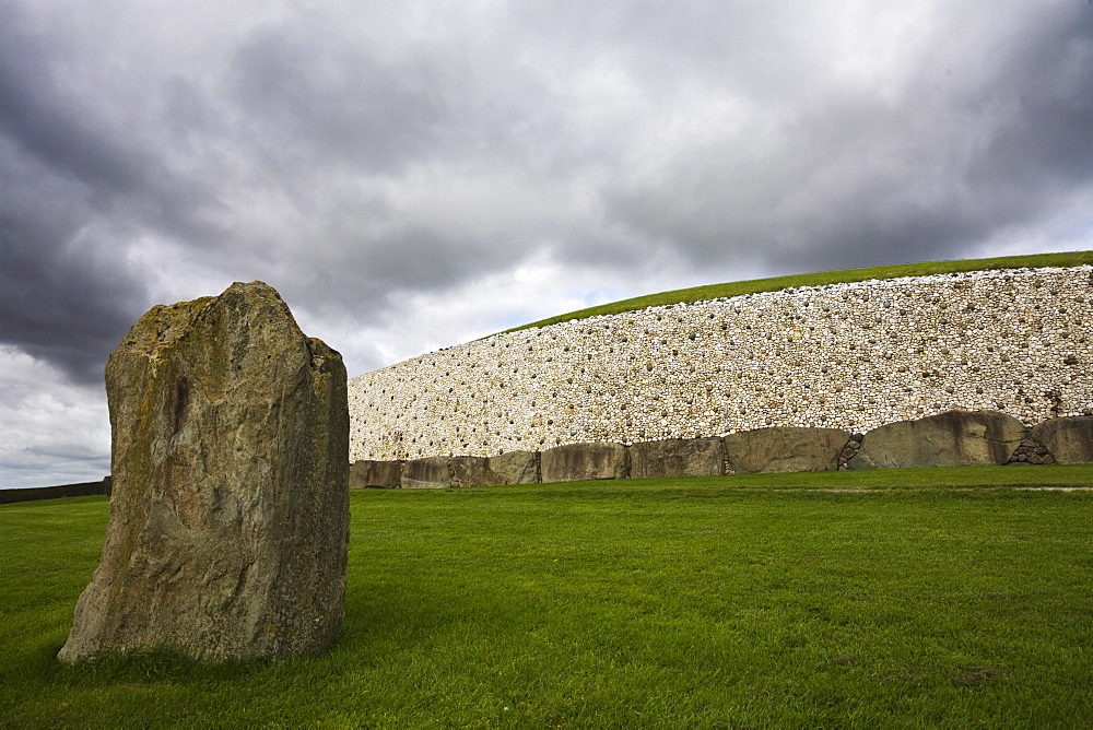 Ancient Burial Mound, Newgrange, UNESCO World Heritage Site, County Meath, Republic of Ireland (Eire), Europe