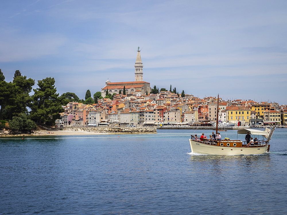 Excursion boat leaving harbour, Rovinj, Istria, Croatia, Europe