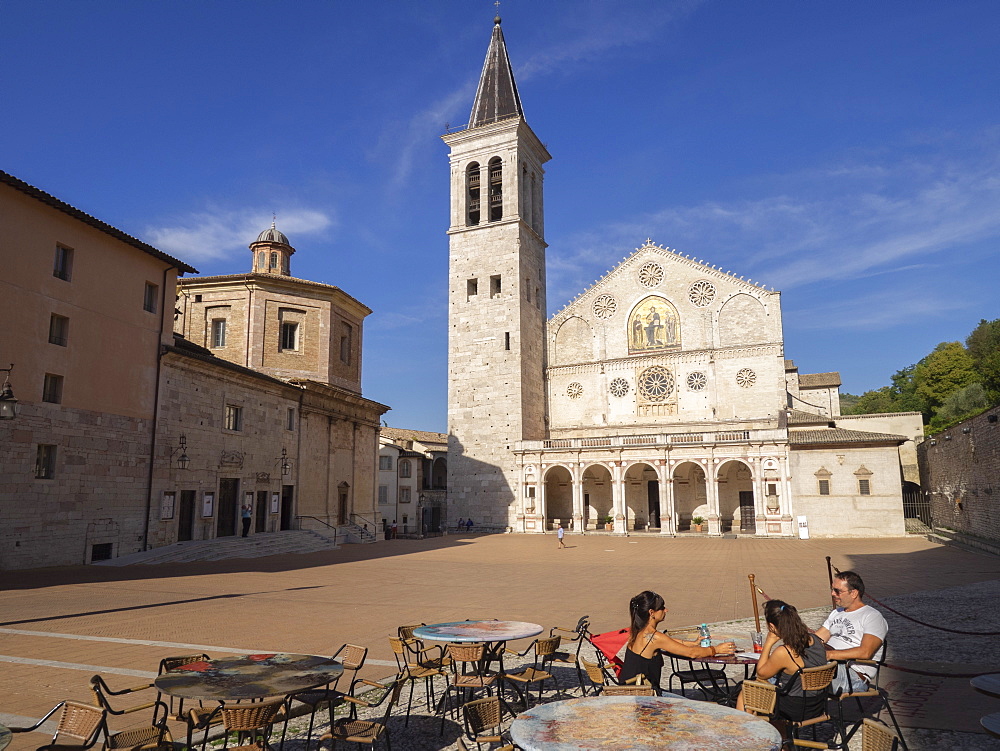 Cafe in the square, Santa Maria Assunta Cathedral, Spoleto, Umbria, Italy, Europe