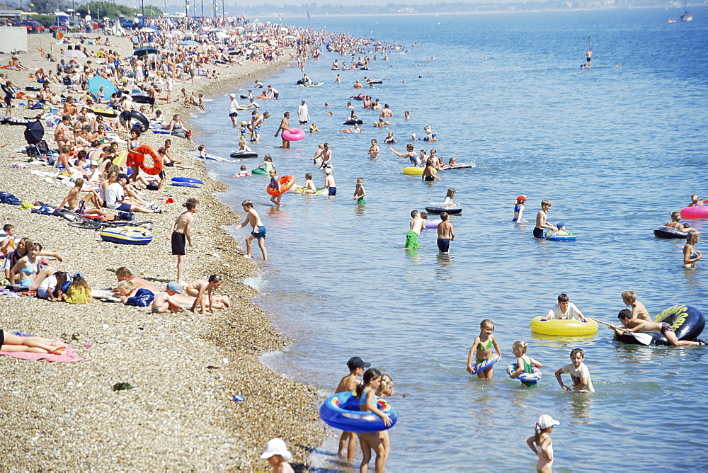 Beach on a hot day, Southsea, Hampshire, England, United Kingdom, Europe