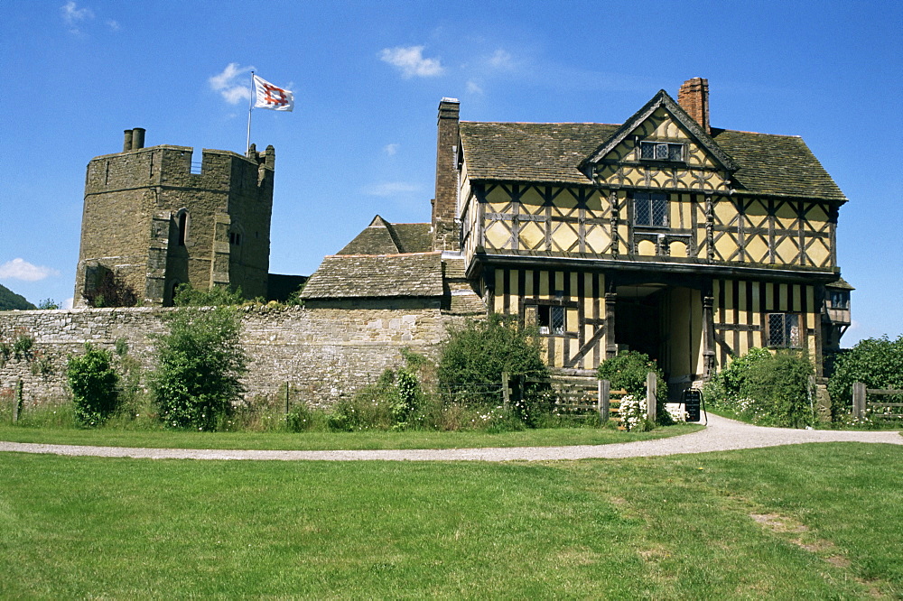 Gatehouse and south tower, Stokesay Castle, Shropshire, England, United Kingdom, Europe