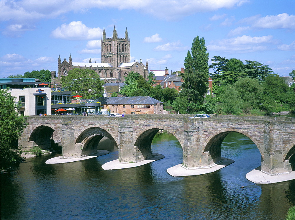 Cathedral, medieval bridge and the River Wye, Hereford, Herefordshire, England, United Kingdom, Europe