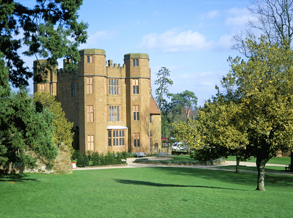 Leicester's gatehouse, Kenilworth Castle, managed by English Heritage, Warwickshire, England, United Kingdom, Europe