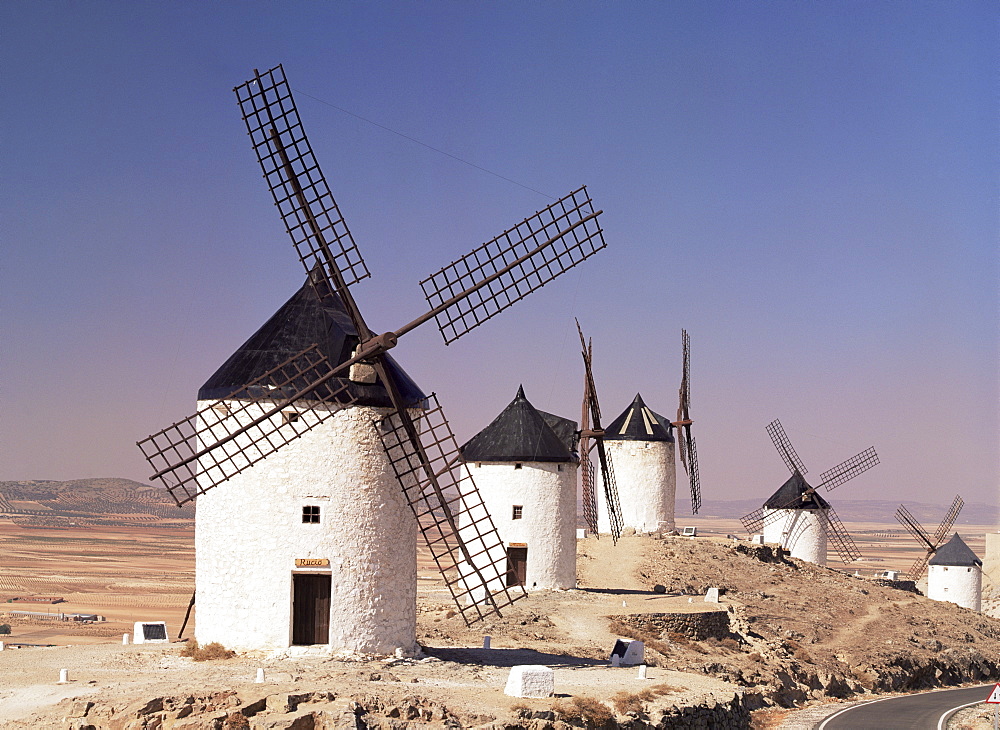 Windmills above the village, Consuegra, Ruta de Don Quixote, Castilla La Mancha, Spain, Europe