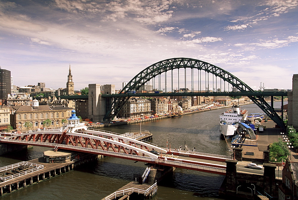 Bridges across the River Tyne, Newcastle-upon-Tyne, Tyne and Wear, England, United Kingdom, Europe