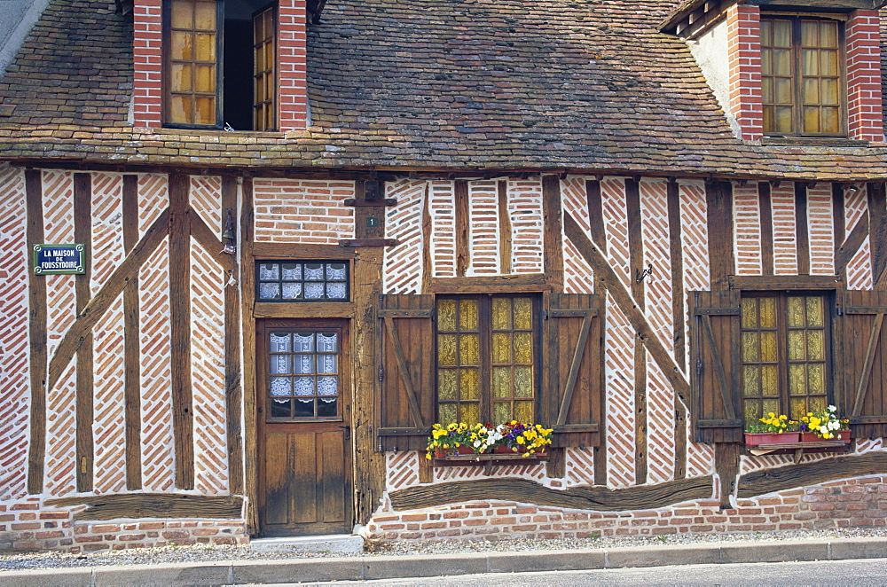 Exterior of timbered house, La Maison de Foussydoire in the Sologne Region in Loire, Centre, France, Europe