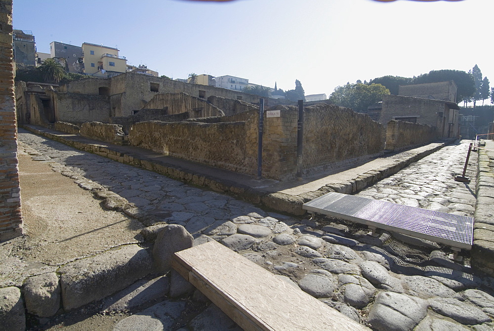 The ruins of Herculaneum, a large Roman town destroyed in 79AD by a volcanic eruption from Mount Vesuvius, UNESCO World Heritage Site, near Naples, Campania, Italy, Europe