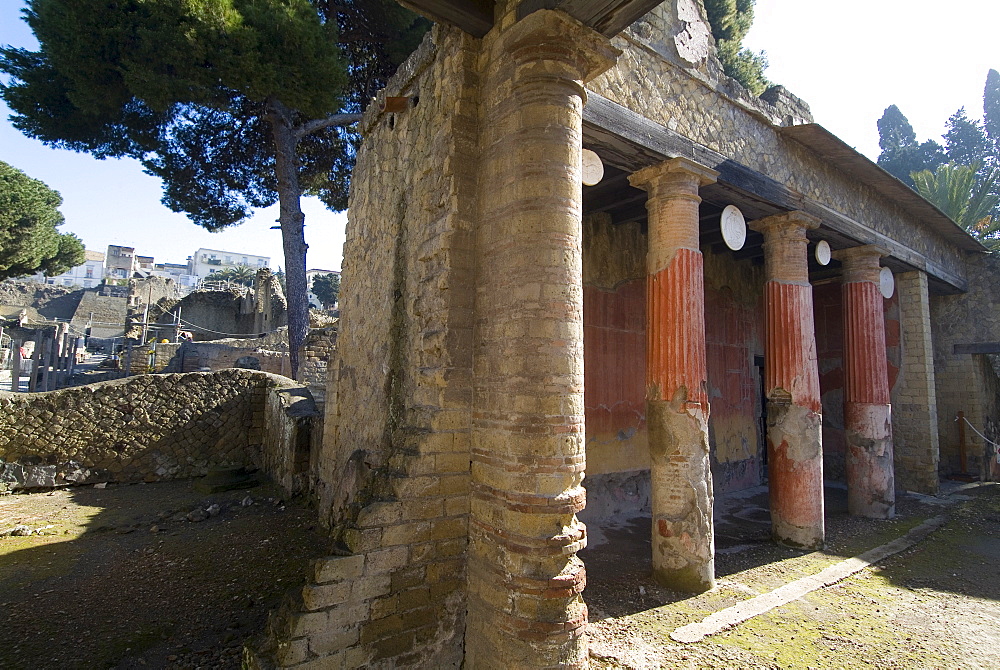 The ruins of Herculaneum, a large Roman town destroyed in 79AD by a volcanic eruption from Mount Vesuvius, UNESCO World Heritage Site, near Naples, Campania, Italy, Europe