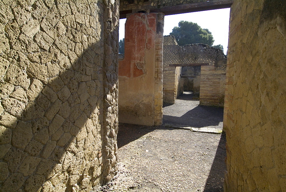 The ruins of Herculaneum, a large Roman town destroyed in 79AD by a volcanic eruption from Mount Vesuvius, UNESCO World Heritage Site, near Naples, Campania, Italy, Europe