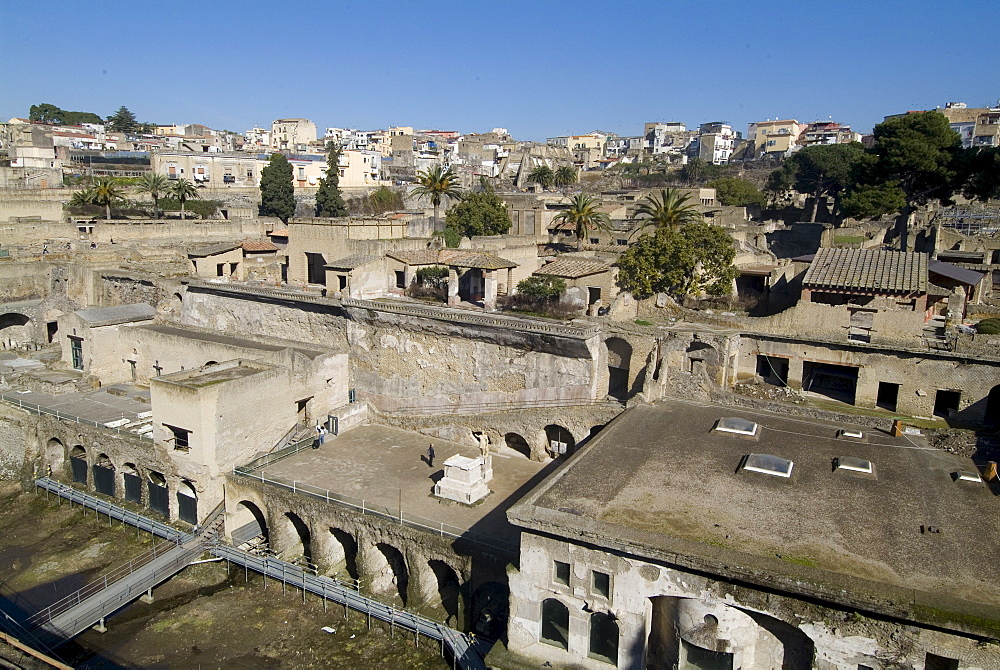 The ruins of Herculaneum, a large Roman town destroyed in 79AD by a volcanic eruption from Mount Vesuvius, UNESCO World Heritage Site, near Naples, Campania, Italy, Europe