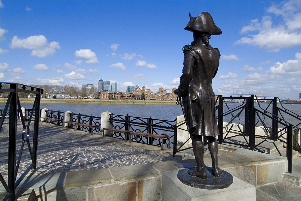 Statue of Horatio Nelson overlooking the Thames and Canary Wharf, near the Trafalgar Pub, Greenwich, London SE10, England, United Kingdom, Europe