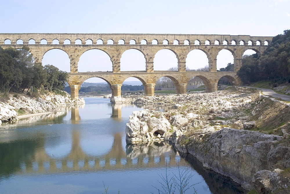 Roman aqueduct, Pont du Gard, UNESCO World Heritage Site, Languedoc, France, Europe