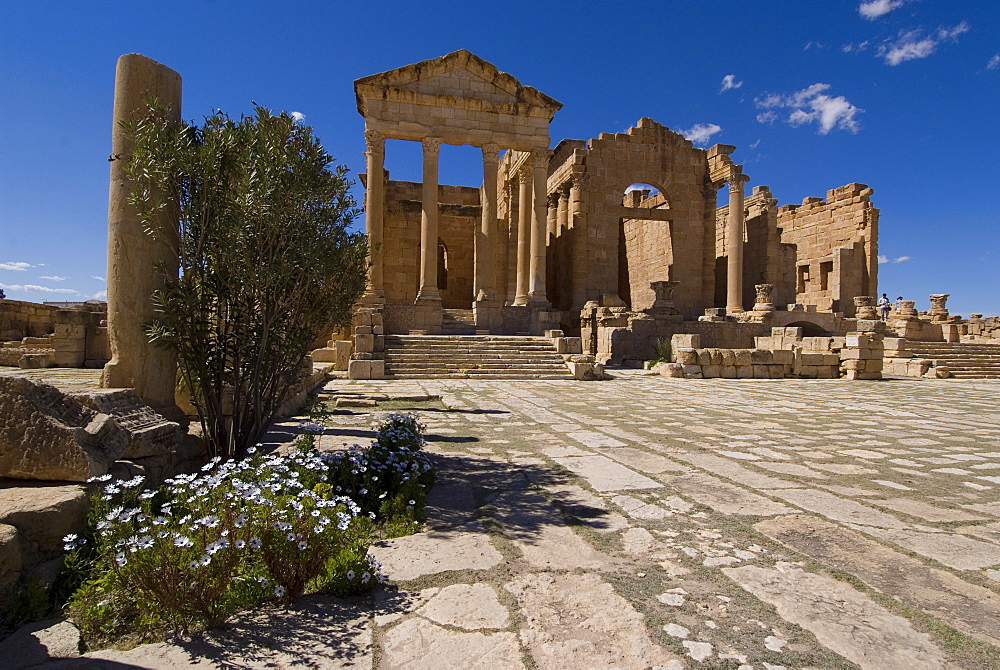 The Capitol Temples (Capitolium), Roman ruin of Sbeitla, Tunisia, North Africa, Africa