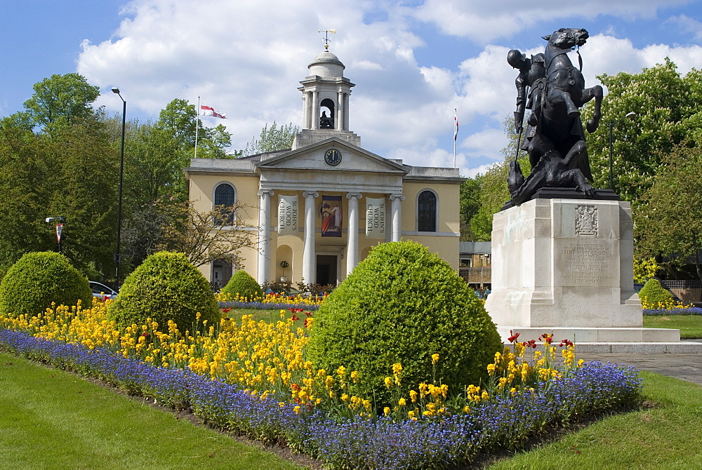 St. John's Wood church and statue of George and the Dragon, St. John's Wood, London, England, United Kingdom, Europe