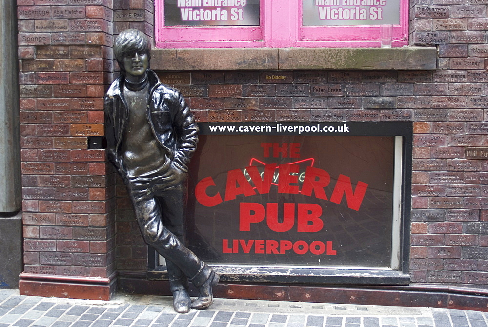 Statue of John Lennon close to the original Cavern Club, Matthew Street, Liverpool, Merseyside, England, United Kingdom, Europe