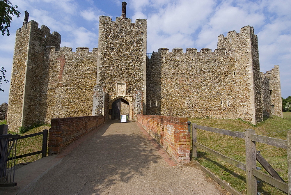 Framlingham Castle, a fortress dating from the 12th century, Suffolk, England, United Kingdom, Europe