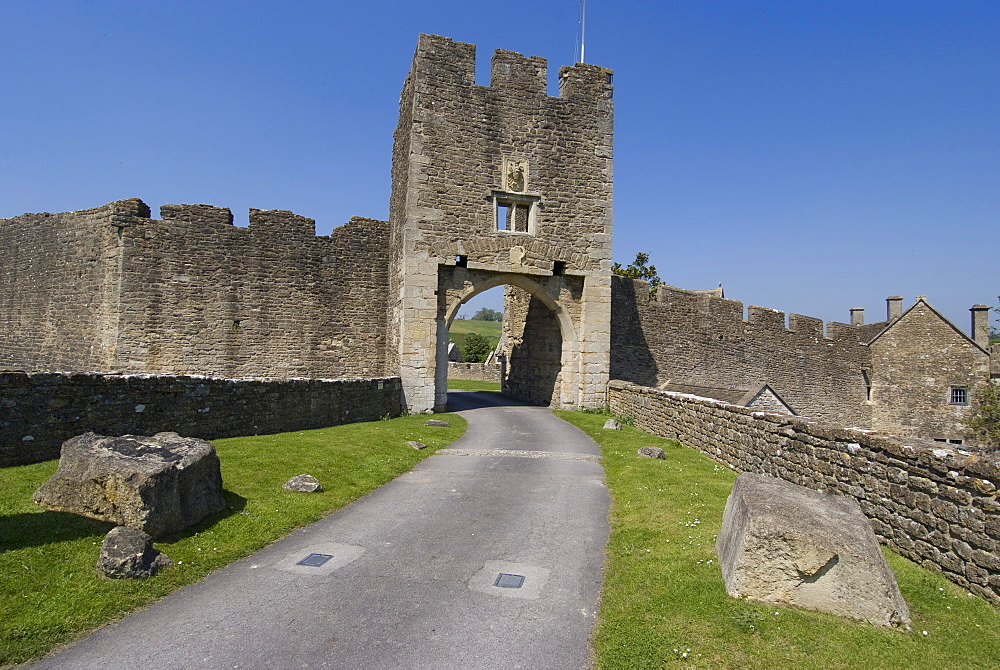 Gatehouse of the 14th century Farleigh Hungerford Castle, Somerset, England, United Kingdom, Europe