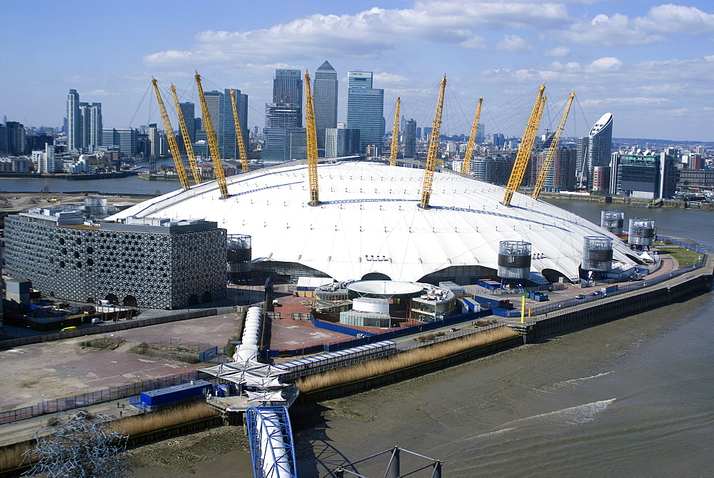 View from the Emirates Air-line looking over the O2 and Canary Wharf, London, SE10, England, United Kingdom, Europe