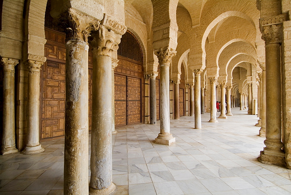 Mosque Okba (the Great Mosque), Kairouan, UNESCO World Heritage Site, Tunisia, North Africa, Africa