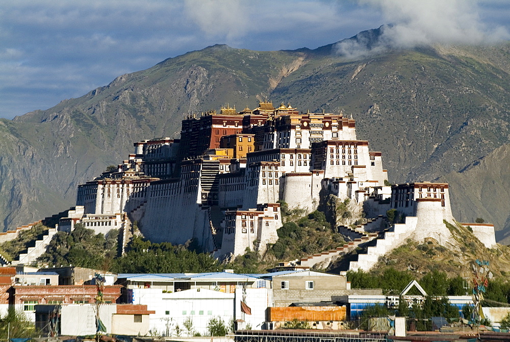 Potala Palace, former palace of the Dalai Lama, UNESCO World Heritage Site, Lhasa, Tibet, China, Asia