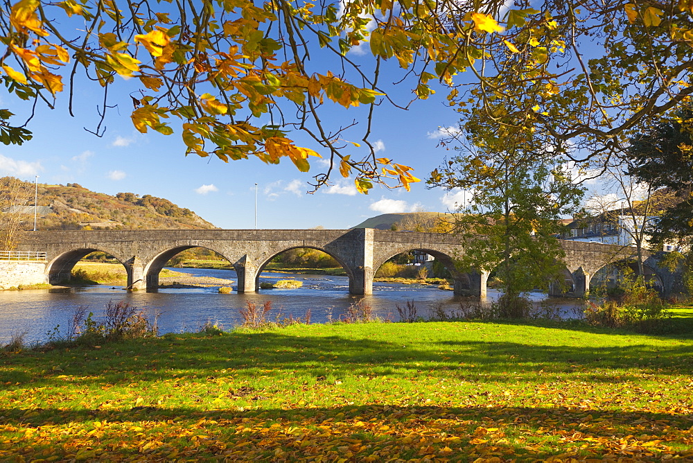 River Wye and Bridge, Builth Wells, Powys, Wales, United Kingdom, Europe 