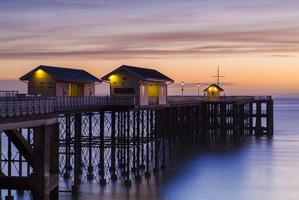 Penarth Pier, near Cardiff, Vale of Glamorgan, Wales, United Kingdom, Europe 