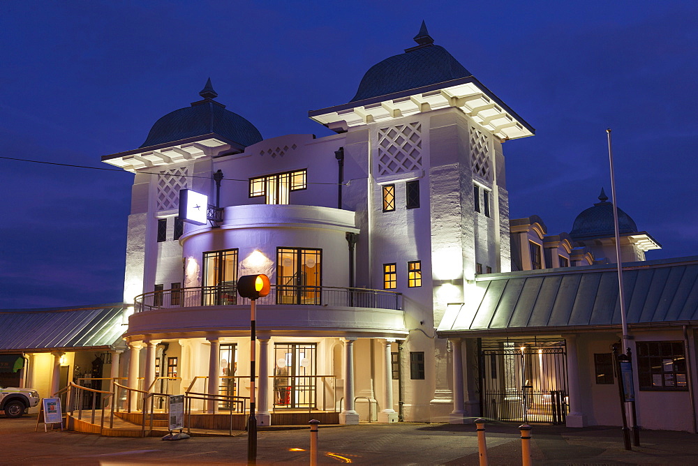 Penarth Pier, near Cardiff, Vale of Glamorgan, Wales, United Kingdom, Europe 