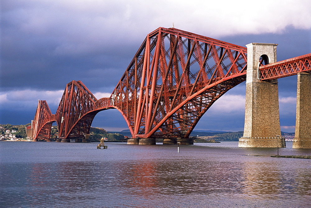 Forth railway bridge, Queensferry, Edinburgh, Lothian, Scotland, United Kingdom, Europe