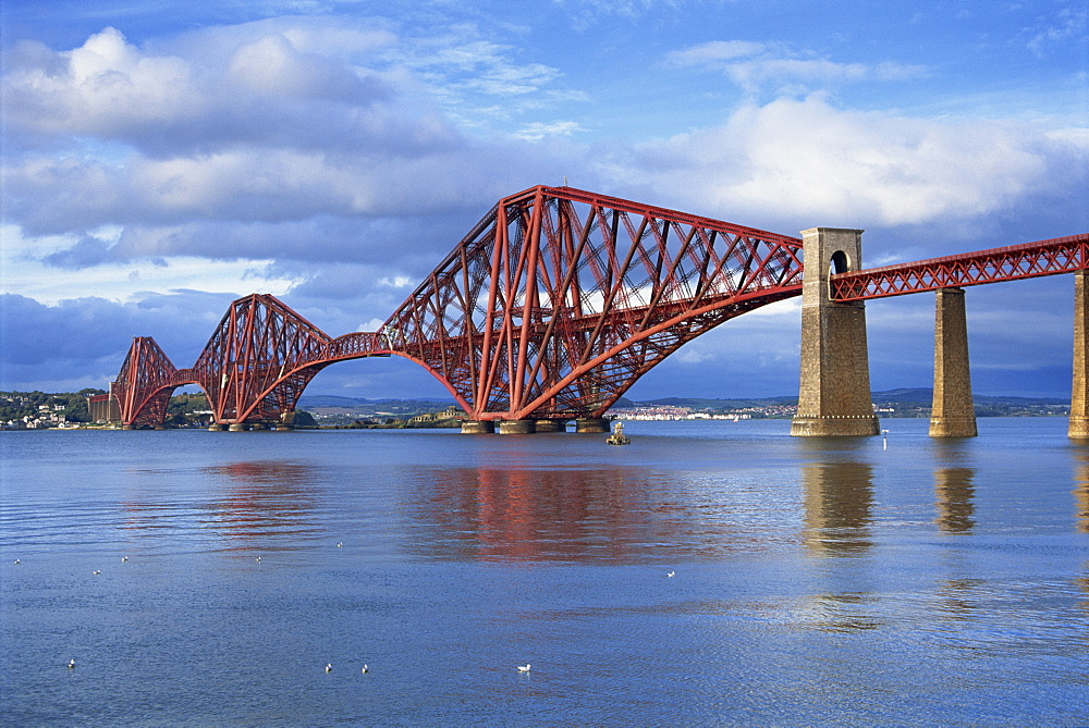 Forth Railway Bridge, Queensferry, near Edinburgh, Lothian, Scotland, United Kingdom, Europe