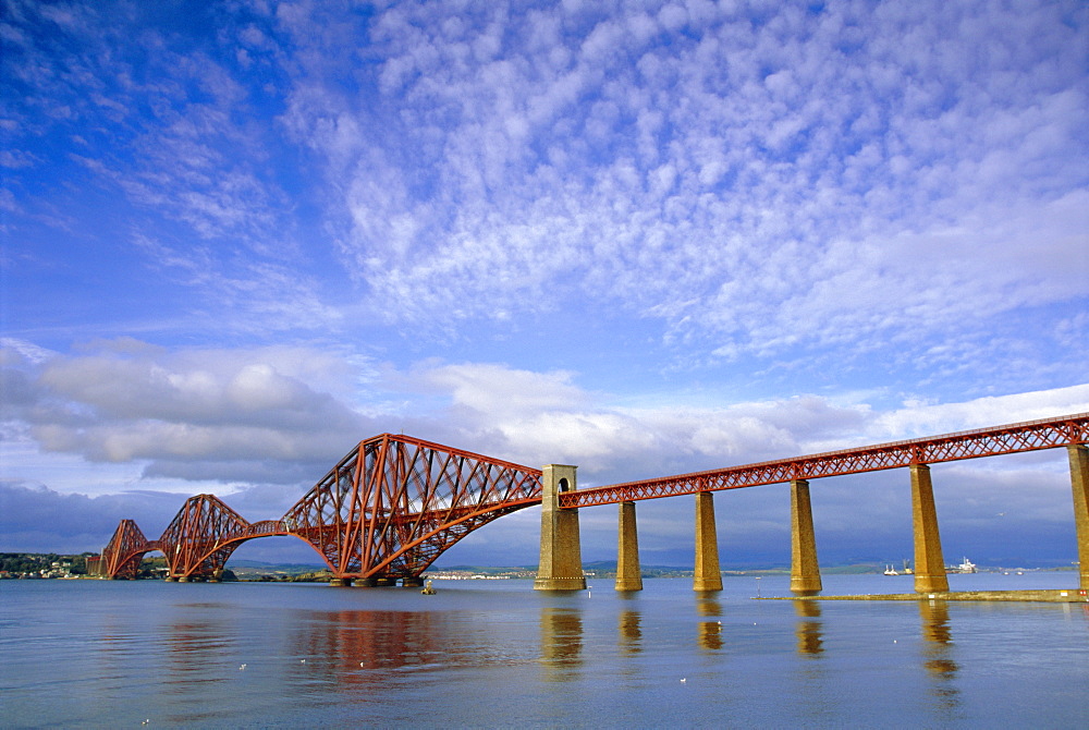 Forth Railway Bridge over the Firth of Forth, Queensferry near Edinburgh, Lothian, Scotland, UK, Europe