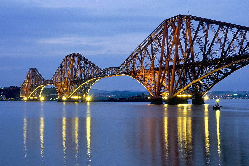 Forth Railway Bridge over the Firth of Forth, Queensferry near Edinburgh, Lothian, Scotland, UK, Europe