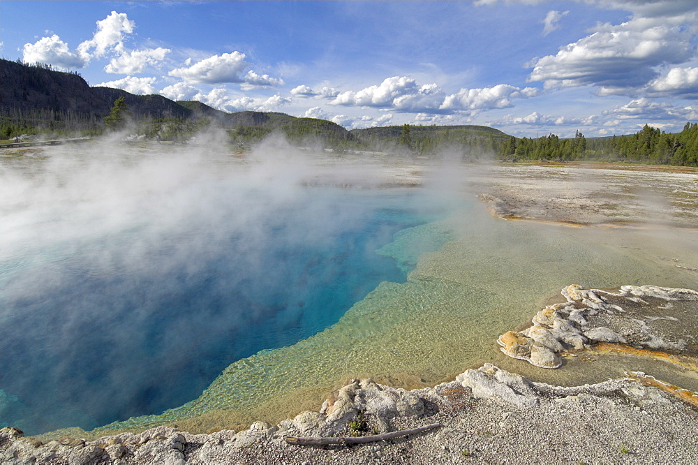 Sapphire Pool, Biscuit Basin, Upper Geyser Basin, Yellowstone National Park, UNESCO World Heritage Site, Wyoming, United States of America, North America