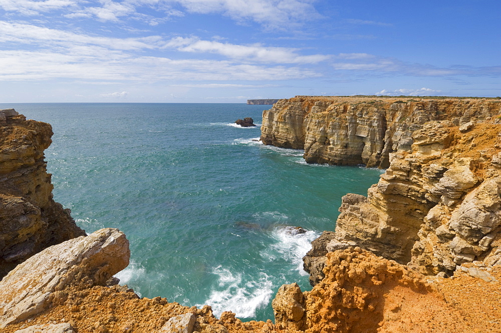 Atlantic Ocean and cliffs on the Cape St. Vincent peninsula, Sagres, Algarve, Portugal, Europe