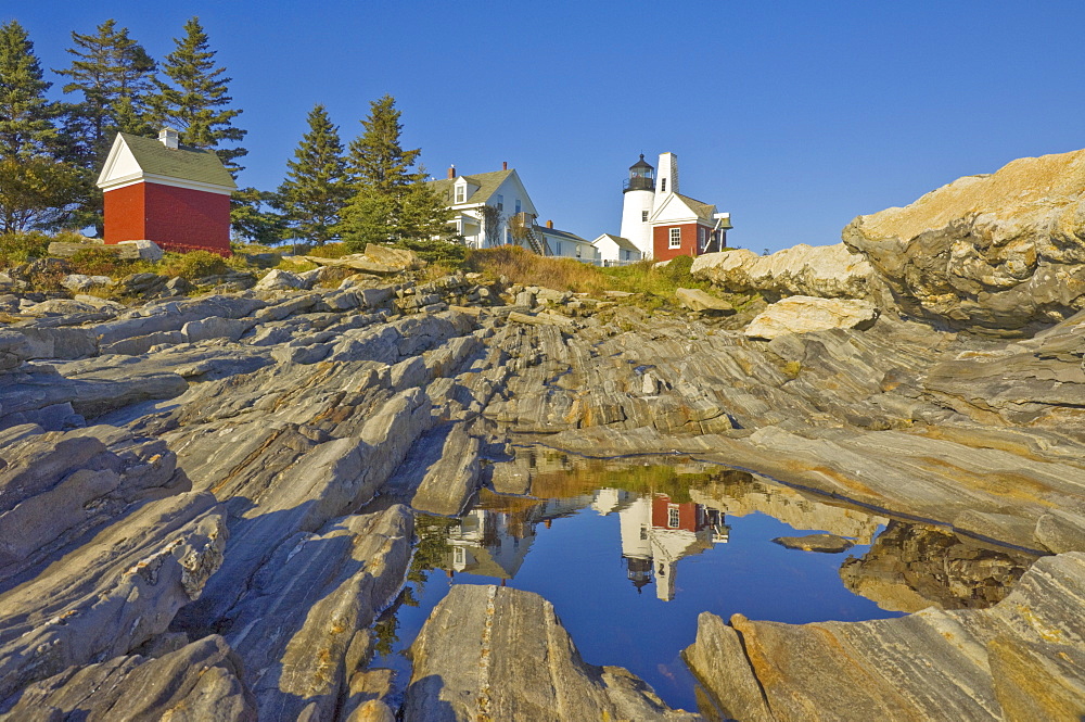 Pemaquid lightouse and fishermans museum, Pemaquid Point, Maine, United States of America, North America