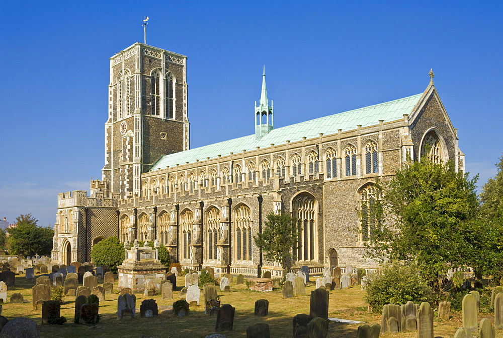 St. Edmund King and Martyr church and graveyard, Southwold, Suffolk, England, United Kingdom, Europe