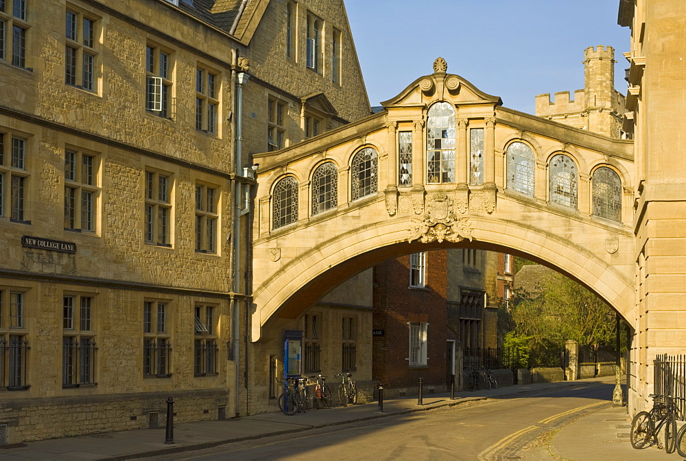 The Bridge of Sighs archway linking two buildings of Hertford College, New College Lane, Oxford, Oxfordshire, England, United Kingdom, Europe