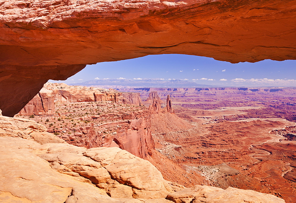 Mesa Arch, Island in the Sky, Canyonlands National Park, Utah, United States of America, North America 