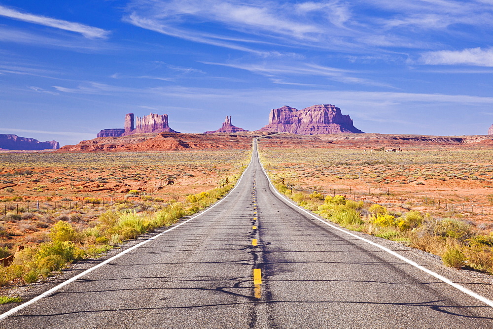 Empty Road, Highway 163, Monument Valley, Utah, United States of America, North America 