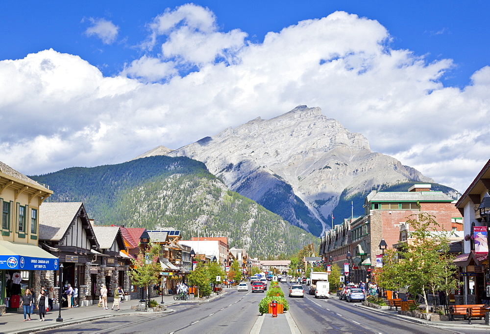 Banff town and Cascade Mountain, Banff National Park, UNESCO World Heritage Site, Alberta The Rockies, Canada, North America