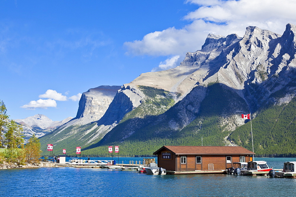 Marina and boat house on Lake Minnewanka near Banff, Banff National Park, UNESCO World Heritage Site, Alberta, Canadian Rockies, Canada, North America