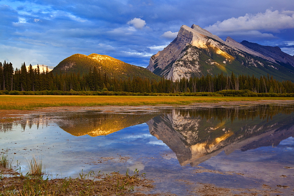 Mount Rundle rising above Vermillion Lakes drive at sunset, Banff National Park, UNESCO World Heritage Site, Alberta, Canadian Rockies, Canada, North America