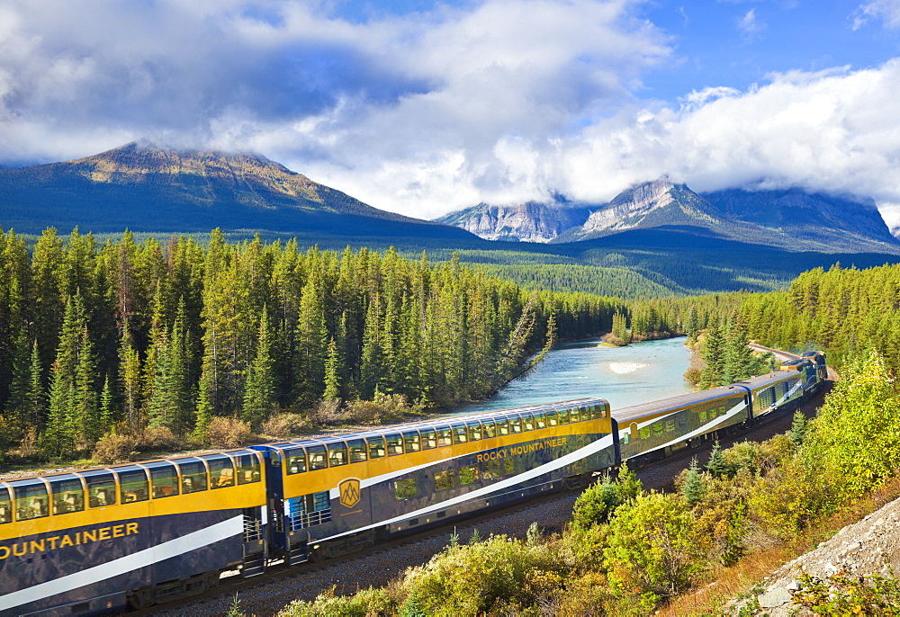 Rocky Mountaineer train at Morant's curve near Lake Louise in the Canadian Rockies, Banff National Park, UNESCO World Heritage Site, Alberta Canada, North America