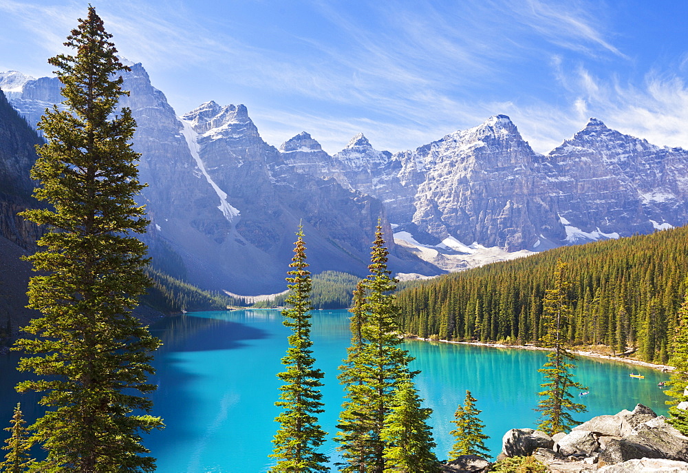 Moraine Lake in the Valley of the Ten Peaks, Banff National Park, UNESCO World Heritage Site, Alberta, Canadian Rockies, Canada, North America