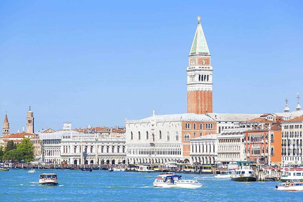 Campanile tower, Palazzo Ducale (Doges Palace), Bacino di San Marco (St. Marks Basin), Venice, UNESCO World Heritage Site, Veneto, Italy, Europe