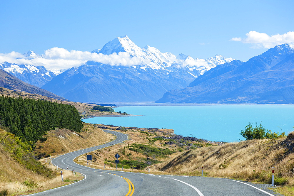 Mount Cook, Highway 80 S curve road and Lake Pukaki, Mount Cook National Park, UNESCO World Heritage Site, South Island, New Zealand, Pacific