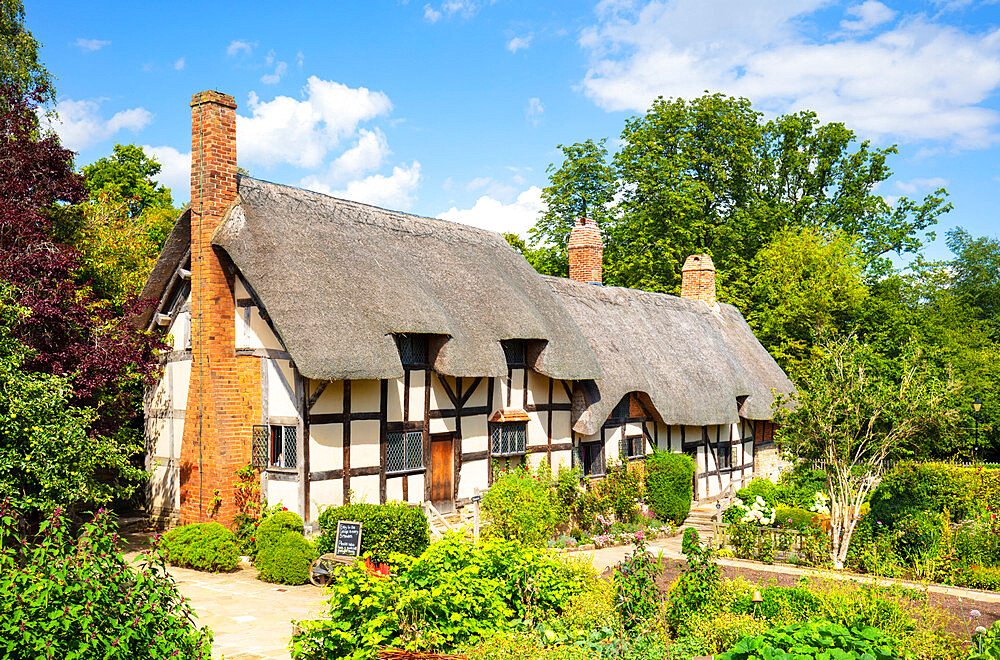 Anne Hathaway's Cottage, a thatched cottage in a cottage garden, Shottery, near Stratford upon Avon, Warwickshire, England, United Kingdom, Europe