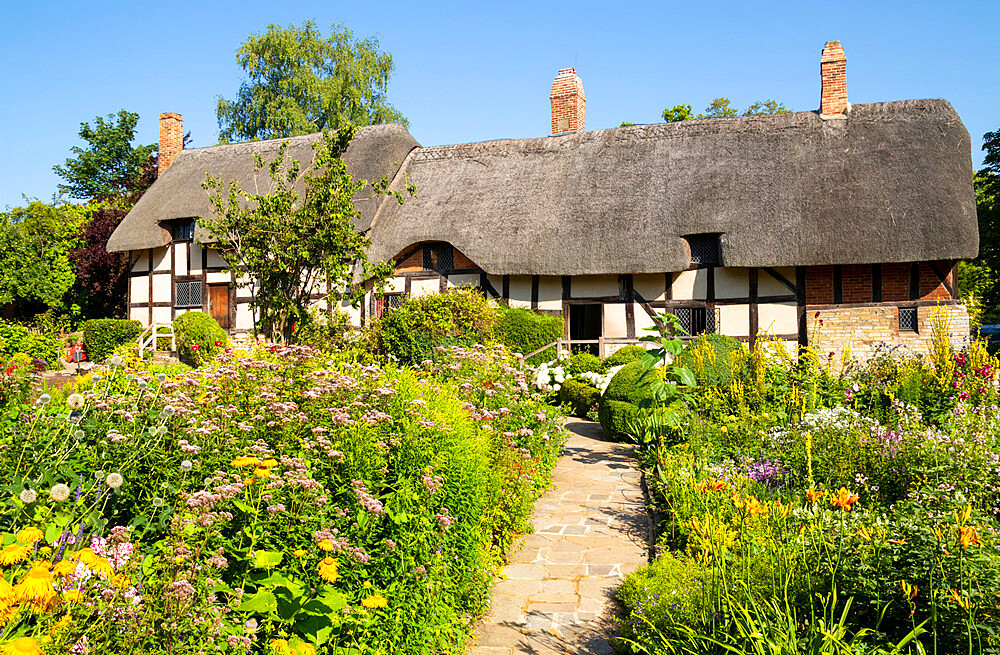 Anne Hathaway's Cottage, a thatched cottage and cottage garden, Shottery, near Stratford upon Avon, Warwickshire, England, United Kingdom, Europe