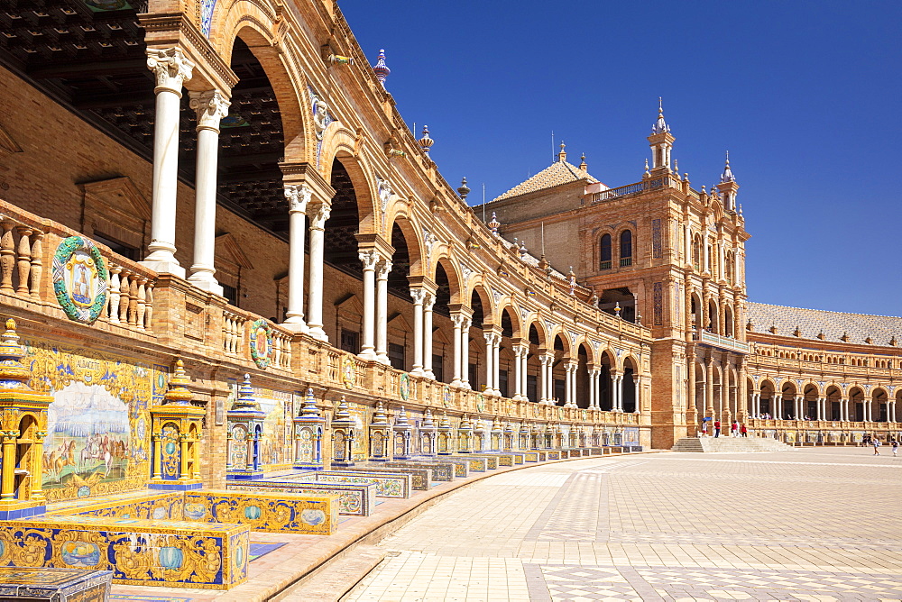 Plaza de Espana with ceramic tiled alcoves and arches, Maria Luisa Park, Seville, Andalusia, Spain, Europe